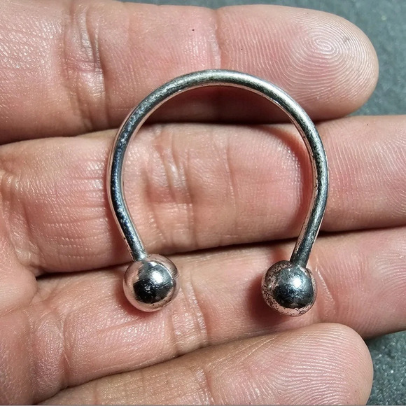Sterling Silver Horseshoe Key Chain Ring With Ball Bead Screw On End - Picture 1 of 7